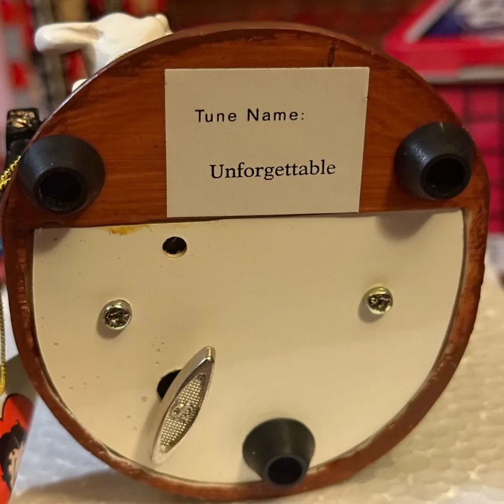 Vintage Betty Boop music box lot (2) with bonus lunchbox!!!! - Picture 6 of 16